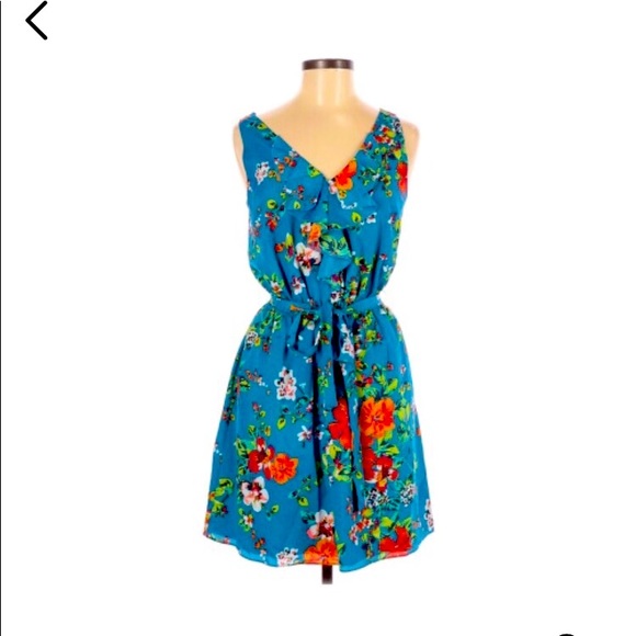 Size small summer floral belted dress - Picture 1 of 10